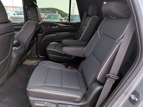 Used 2023 Cadillac Escalade Premium Luxury w/ Performance Package AWD/4WD image 6