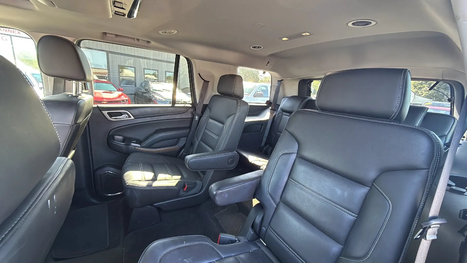 Used 2018 GMC Yukon Denali w/ Denali Ultimate Package AWD/4WD image 14