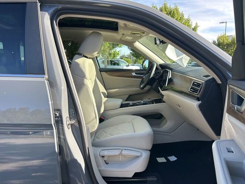 New 2026 Volkswagen Atlas SE image 42