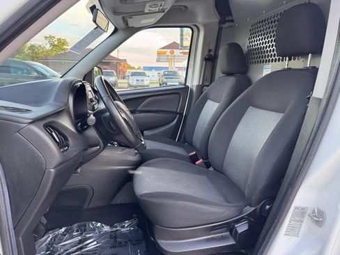 Used 2018 RAM ProMaster City Tradesman SLT FWD image 4