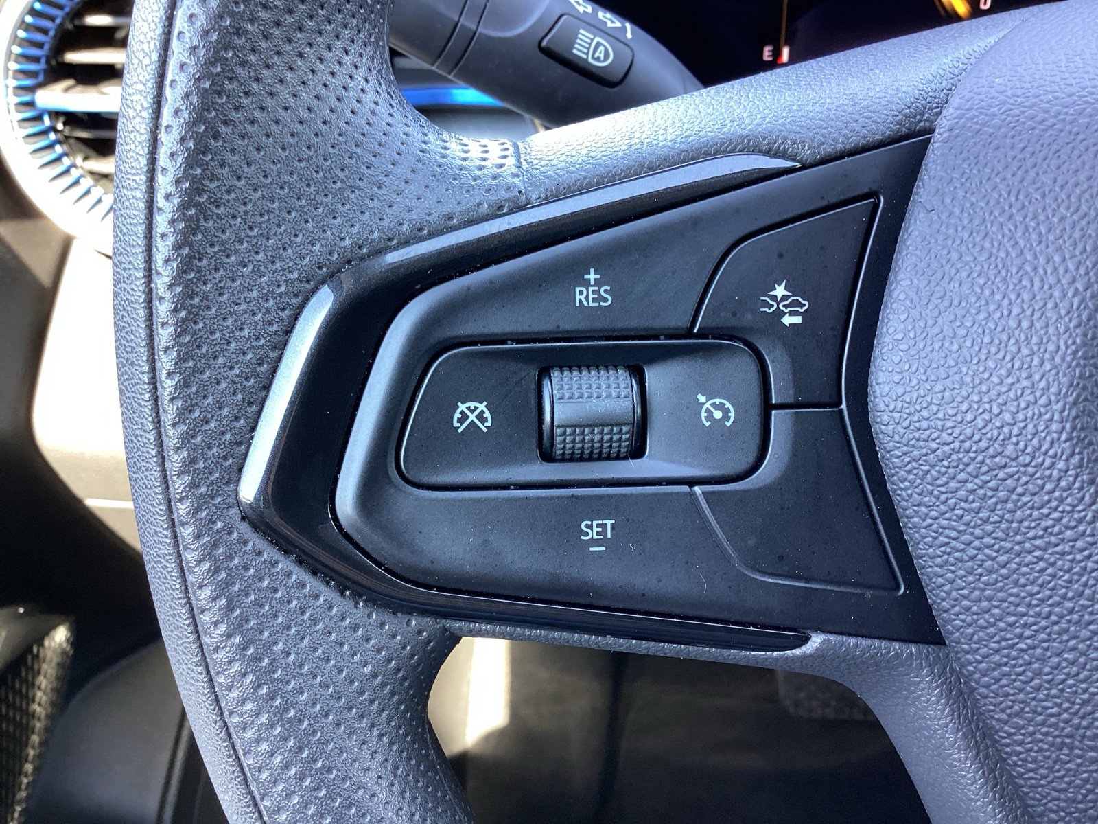 Used 2026 Chevrolet Trax LT FWD image 6