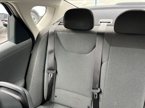 Used 2025 Kia K4 LXS image 40