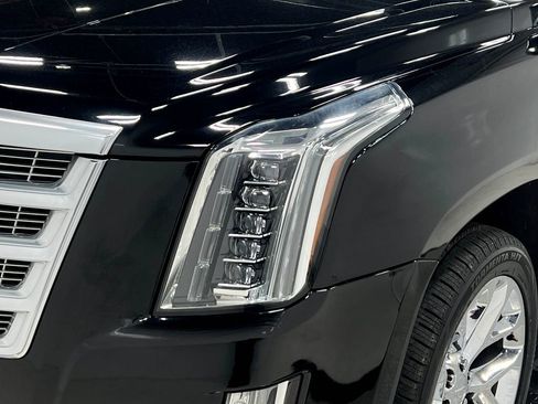 Used 2018 Cadillac Escalade Premium Luxury w/ LPO, Radiant Package AWD/4WD image 40
