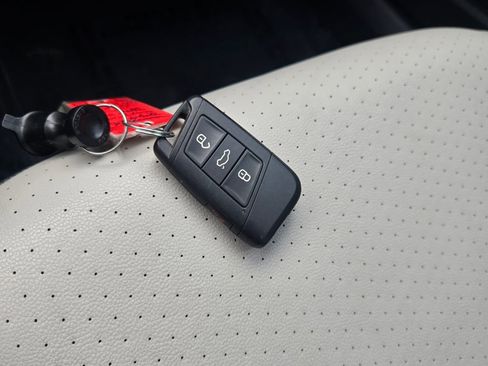 Used 2020 Volkswagen Jetta R-Line image 18