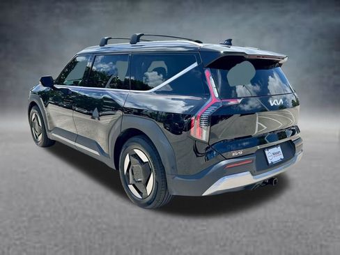 Used 2026 Kia EV9 Wind AWD/4WD image 8