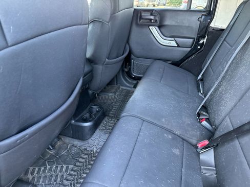 Used 2012 Jeep Wrangler Unlimited Rubicon w/ Dual Top Group AWD/4WD image 14