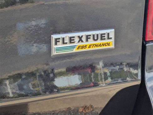 Used 2016 Dodge Grand Caravan SXT image 24