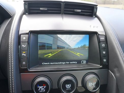 Used 2017 Jaguar F-TYPE R image 22