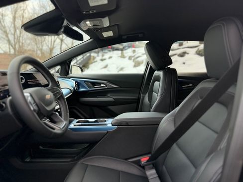 New 2026 Chevrolet Equinox EV LT image 14