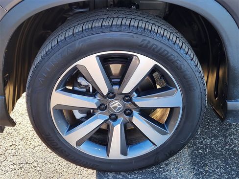 Used 2024 Honda Pilot Touring image 6