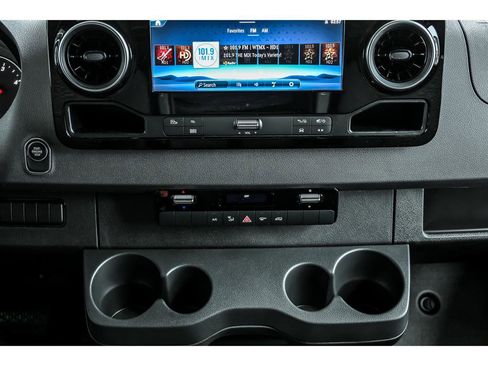 New 2025 Mercedes-Benz Sprinter 2500 image 7