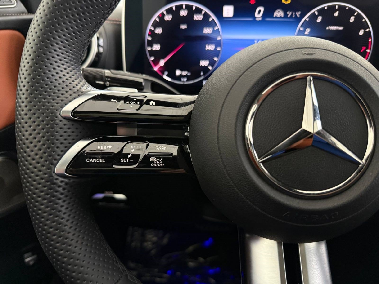 Used 2024 Mercedes-Benz C 300 4MATIC Sedan image 13