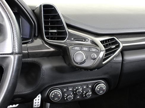 Certified 2013 Ferrari 458 Spider RWD image 44