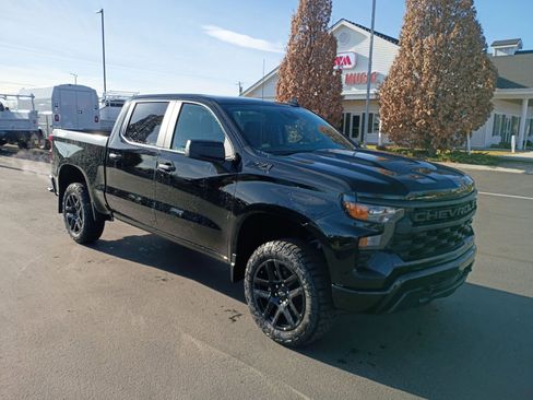 New 2026 Chevrolet Silverado 1500 Custom Trail Boss w/ Dark Appearance Package image 9