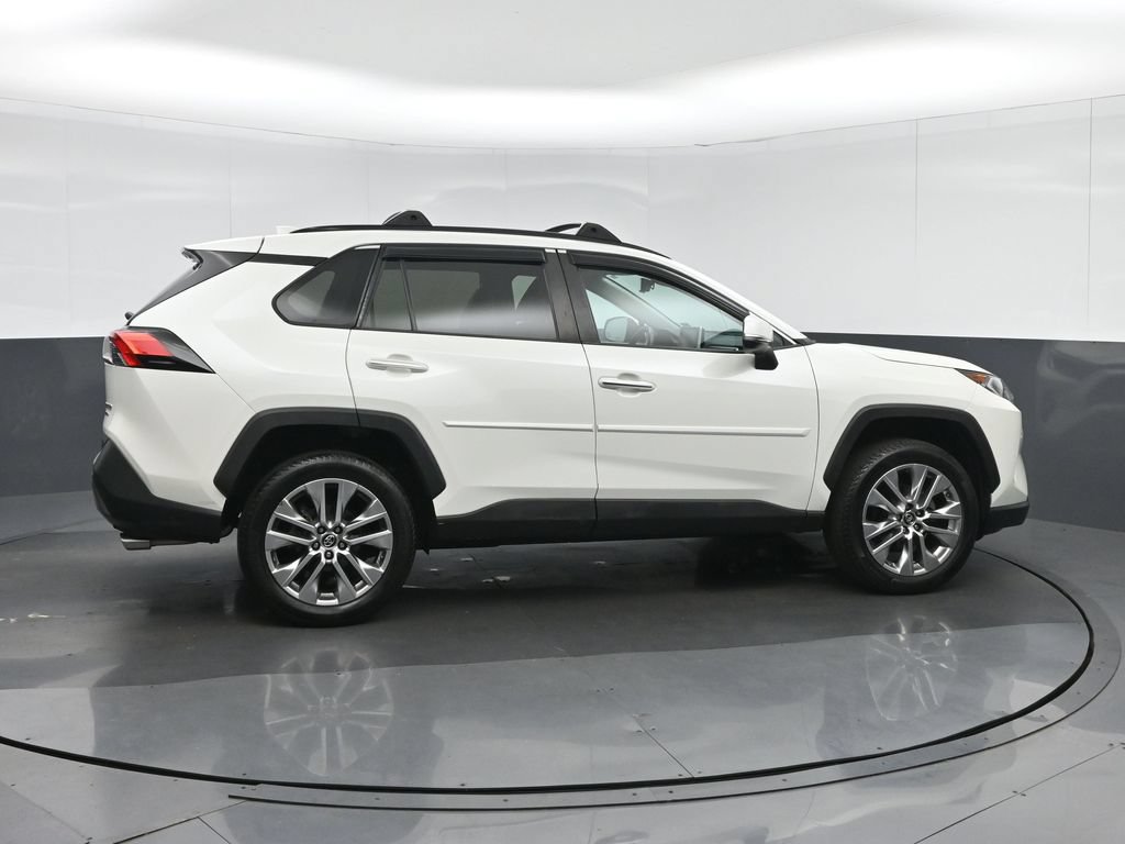 Used 2019 Toyota RAV4 Limited w/ Carpet Mat Package AWD/4WD image 8