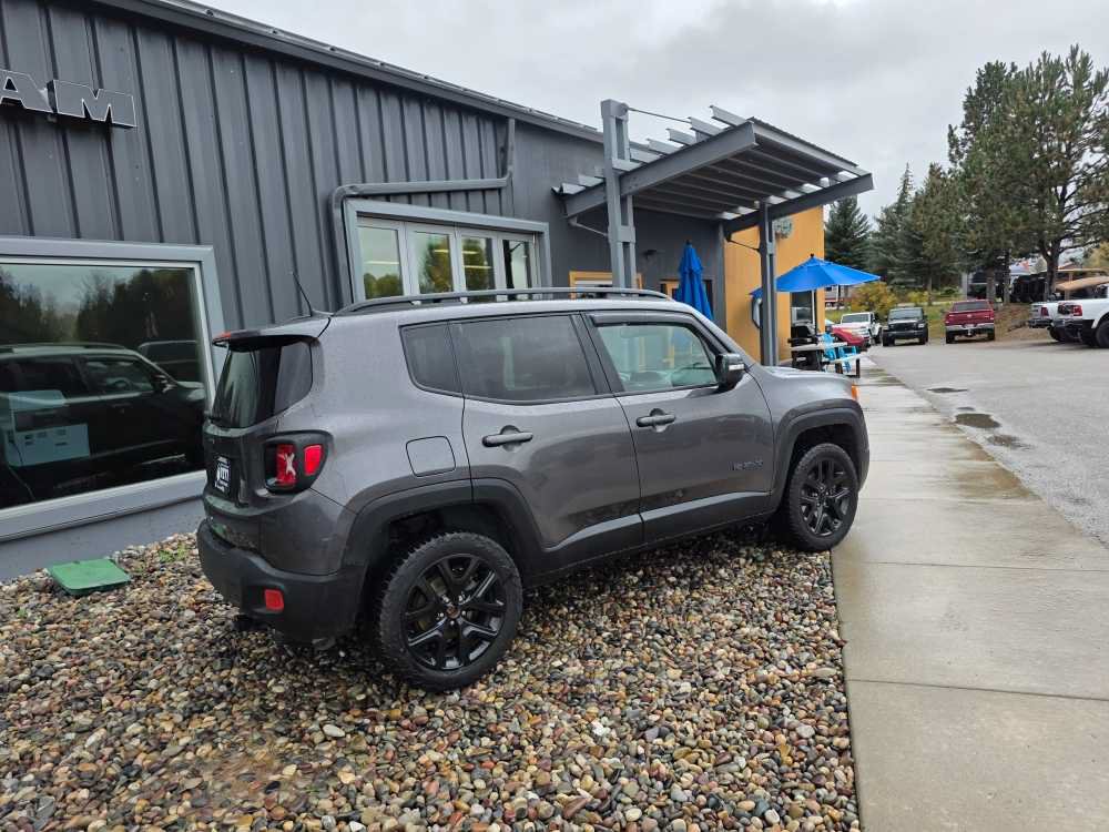 Used 2018 Jeep Renegade Altitude AWD/4WD image 7