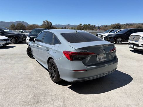 Used 2022 Honda Civic Sport image 2