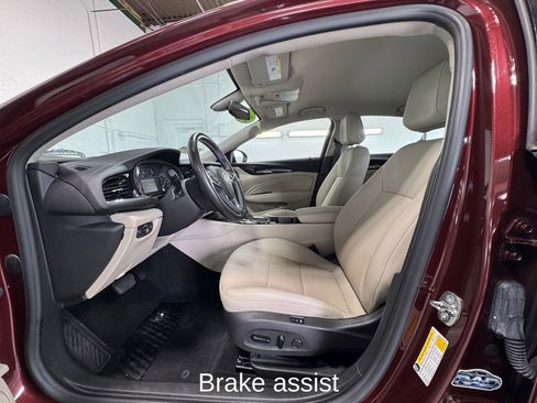 Used 2019 Buick Regal Essence w/ Driver Confidence Package I FWD image 11