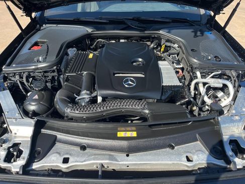 Used 2017 Mercedes-Benz E 300 4MATIC image 14