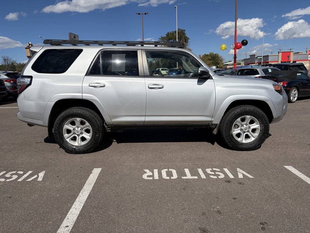 Used 2018 Toyota 4Runner SR5 AWD/4WD image 8