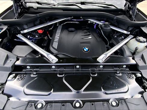 Certified 2024 BMW X6 xDrive40i w/ Premium Package image 31