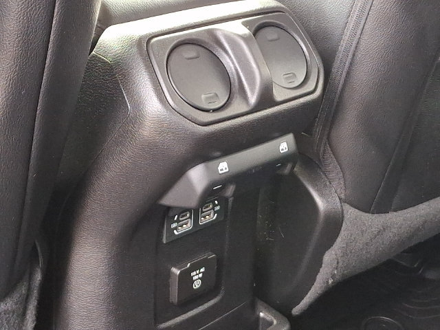 Used 2021 Jeep Wrangler Unlimited Sahara AWD/4WD image 19