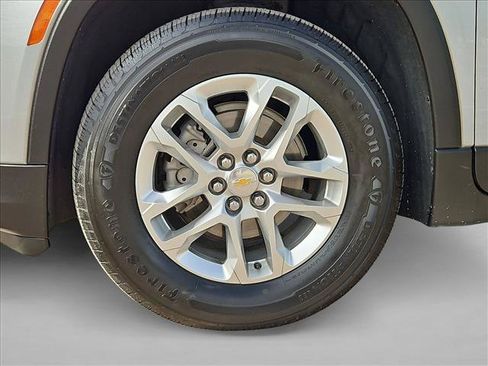 Used 2023 Chevrolet Traverse LS FWD image 25
