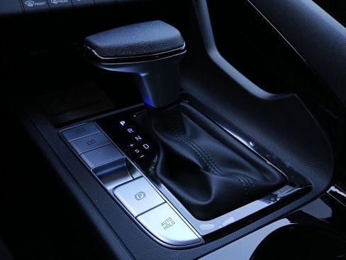 New 2026 Hyundai Elantra Hybrid FWD image 17