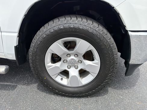 Used 2020 RAM 1500 Big Horn AWD/4WD image 12