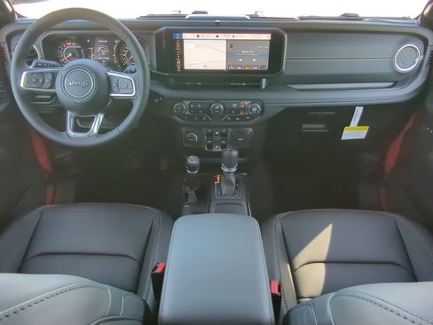 New 2026 Jeep Wrangler Unlimited Sahara AWD/4WD image 13