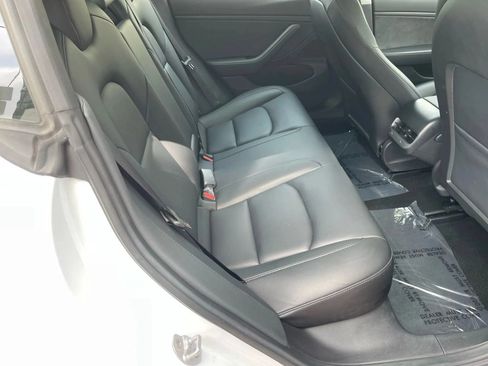 Used 2020 Tesla Model 3 Standard Range Plus RWD image 16
