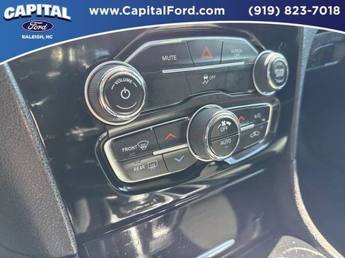 Used 2023 Chrysler 300 Touring w/ Sport Appearance Package RWD image 28