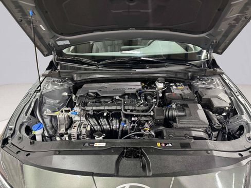 Used 2026 Hyundai Elantra SE FWD image 58