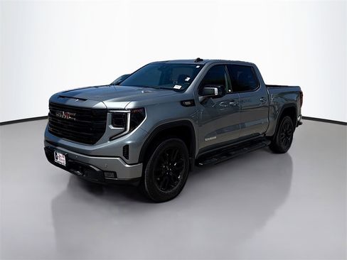 Used 2025 GMC Sierra 1500 Elevation w/ Elevation Premium Package image 3