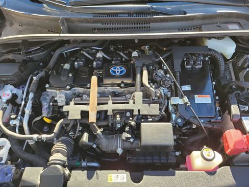 Used 2021 Toyota Corolla LE w/ Carpet Mat Package (TMS) image 9