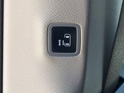 Used 2022 Chrysler Pacifica Limited image 27