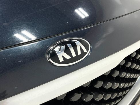 Used 2016 Kia Sedona EX FWD image 40