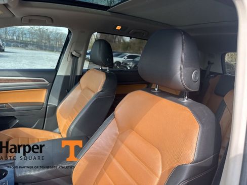 Used 2019 Volkswagen Atlas SEL Premium image 12