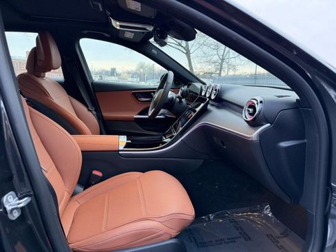 Used 2025 Mercedes-Benz C 300 4MATIC Sedan image 29