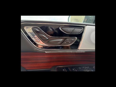 Used 2024 Lincoln Navigator Reserve AWD/4WD image 24