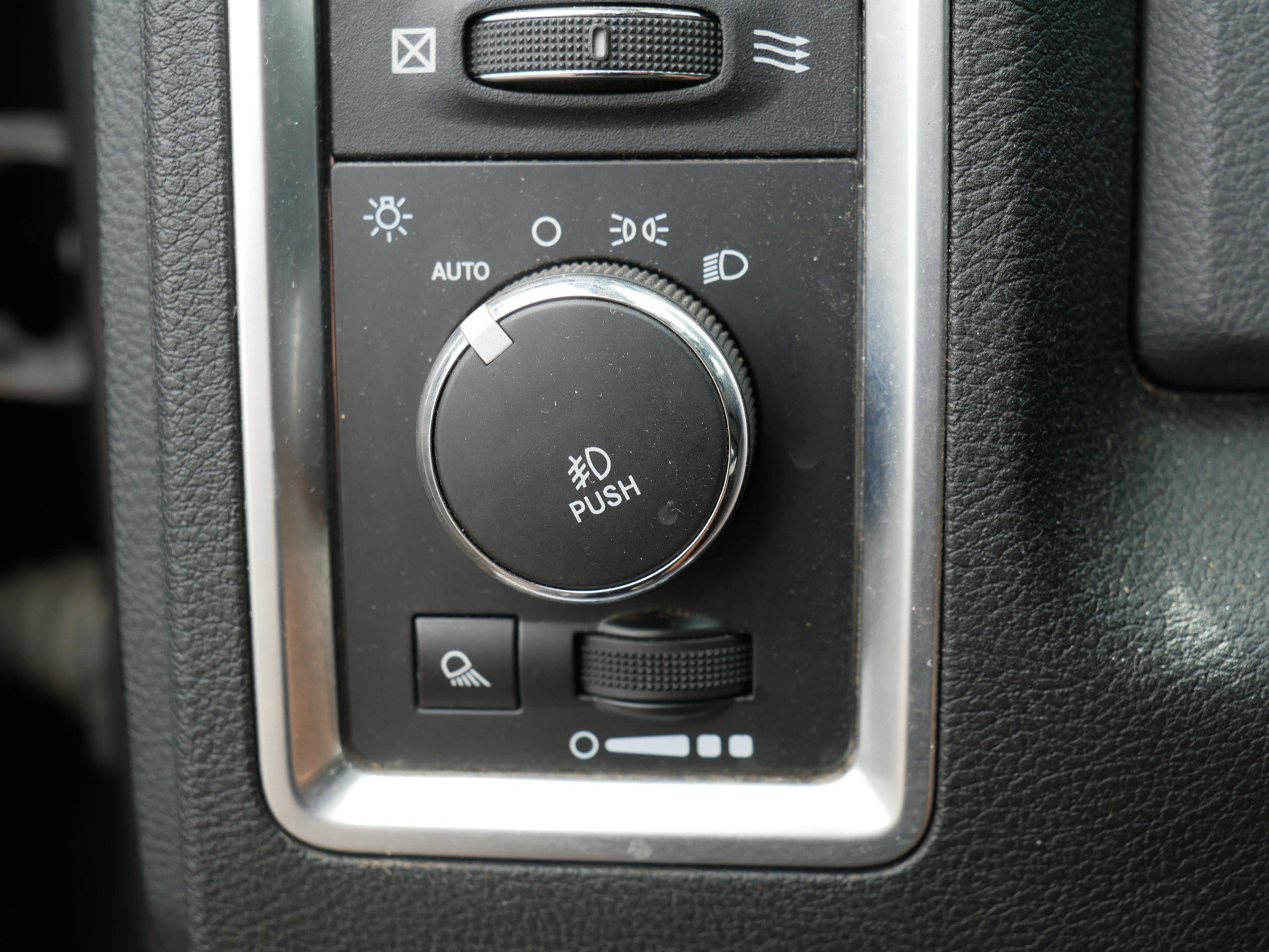 Used 2015 RAM 1500 Lone Star AWD/4WD image 24
