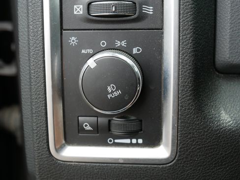 Used 2015 RAM 1500 Lone Star AWD/4WD image 24