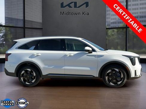 Used 2025 Kia Sorento EX image 2