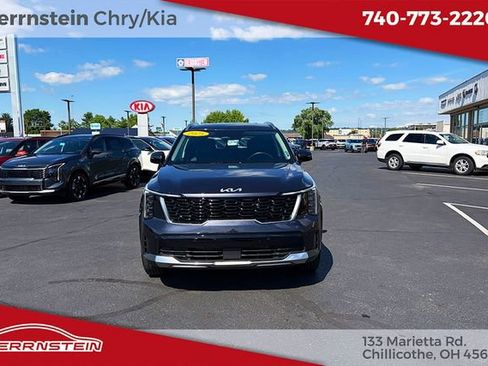 Used 2025 Kia Sorento S AWD/4WD image 2