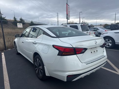 Used 2022 Nissan Altima 2.5 SV image 4