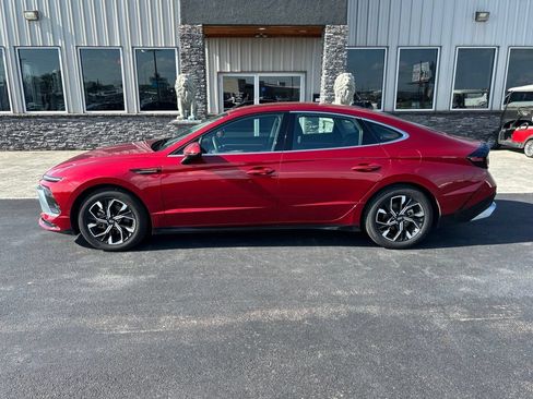 Used 2025 Hyundai Sonata SEL FWD image 2