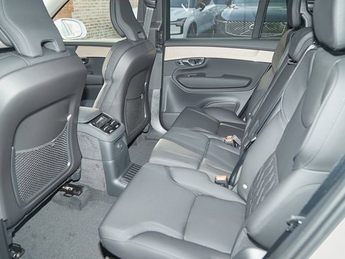 New 2025 Volvo XC90 T8 Plus w/ Protection Package Premier image 18