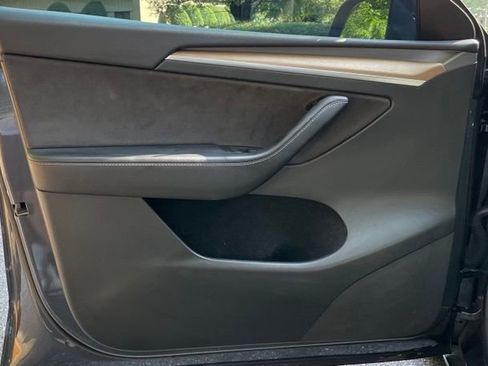 Used 2022 Tesla Model Y Long Range AWD/4WD image 12