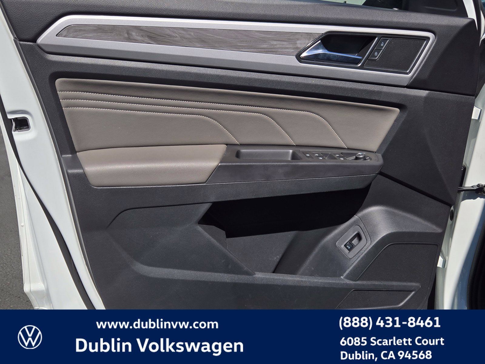 Certified 2023 Volkswagen Atlas Cross Sport SE w/ Black Wheel Package FWD image 10