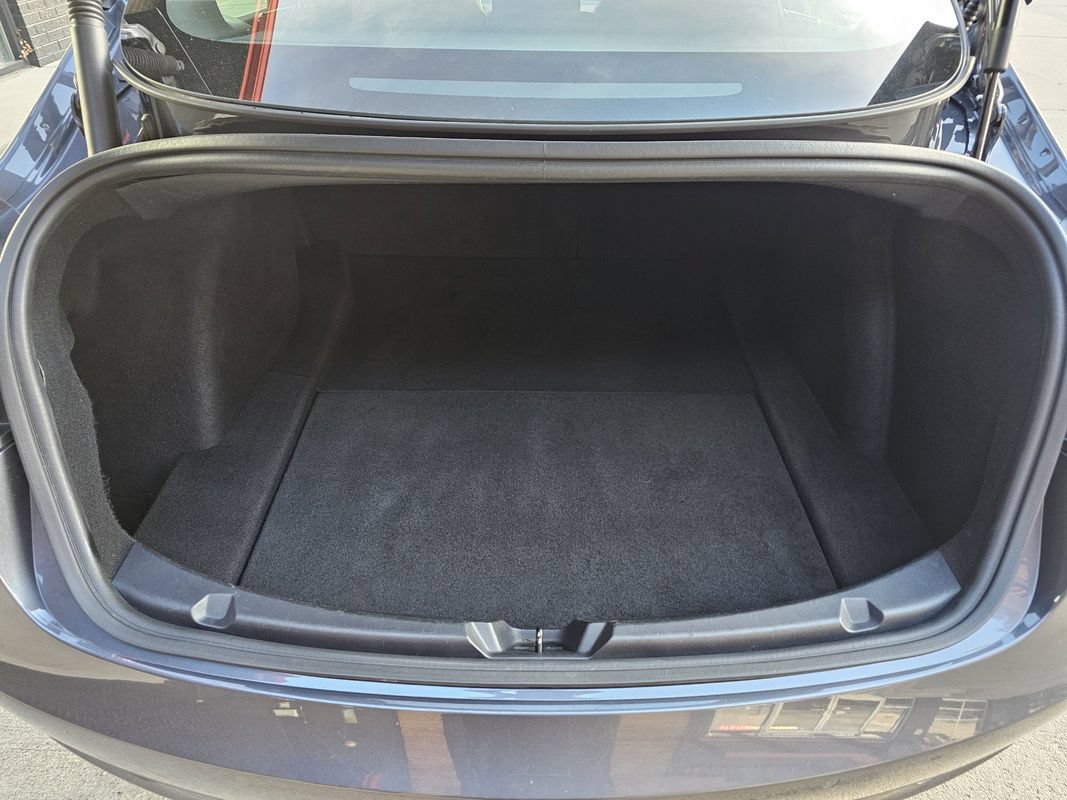 Used 2022 Tesla Model 3 Long Range AWD/4WD image 32